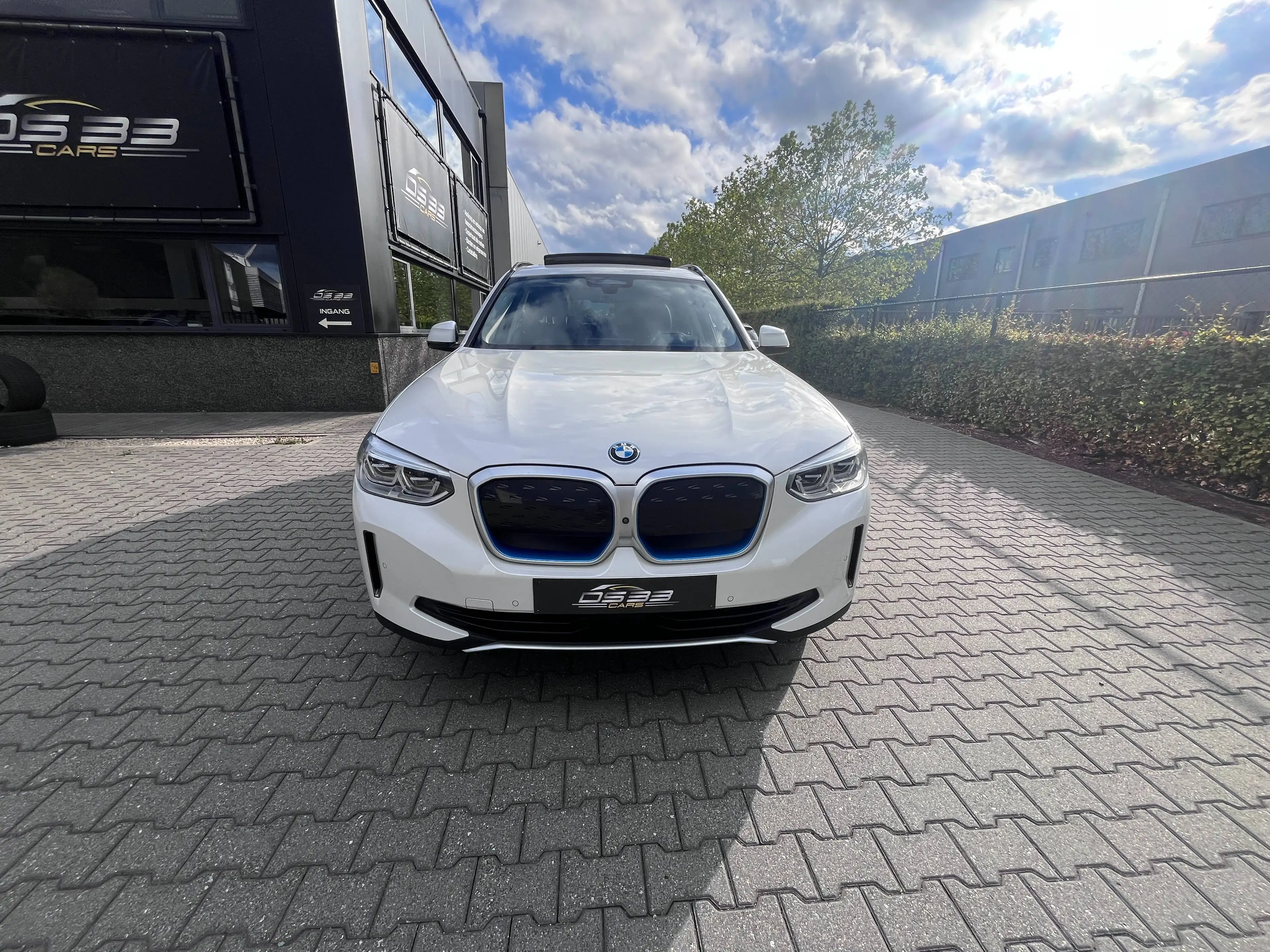BMW iX3 80 kWh Pano/LED/Harman/20"/DodeHoek/Keyless/MemoryLeder/HUD/AdCruise/ZV/360 — photo 5