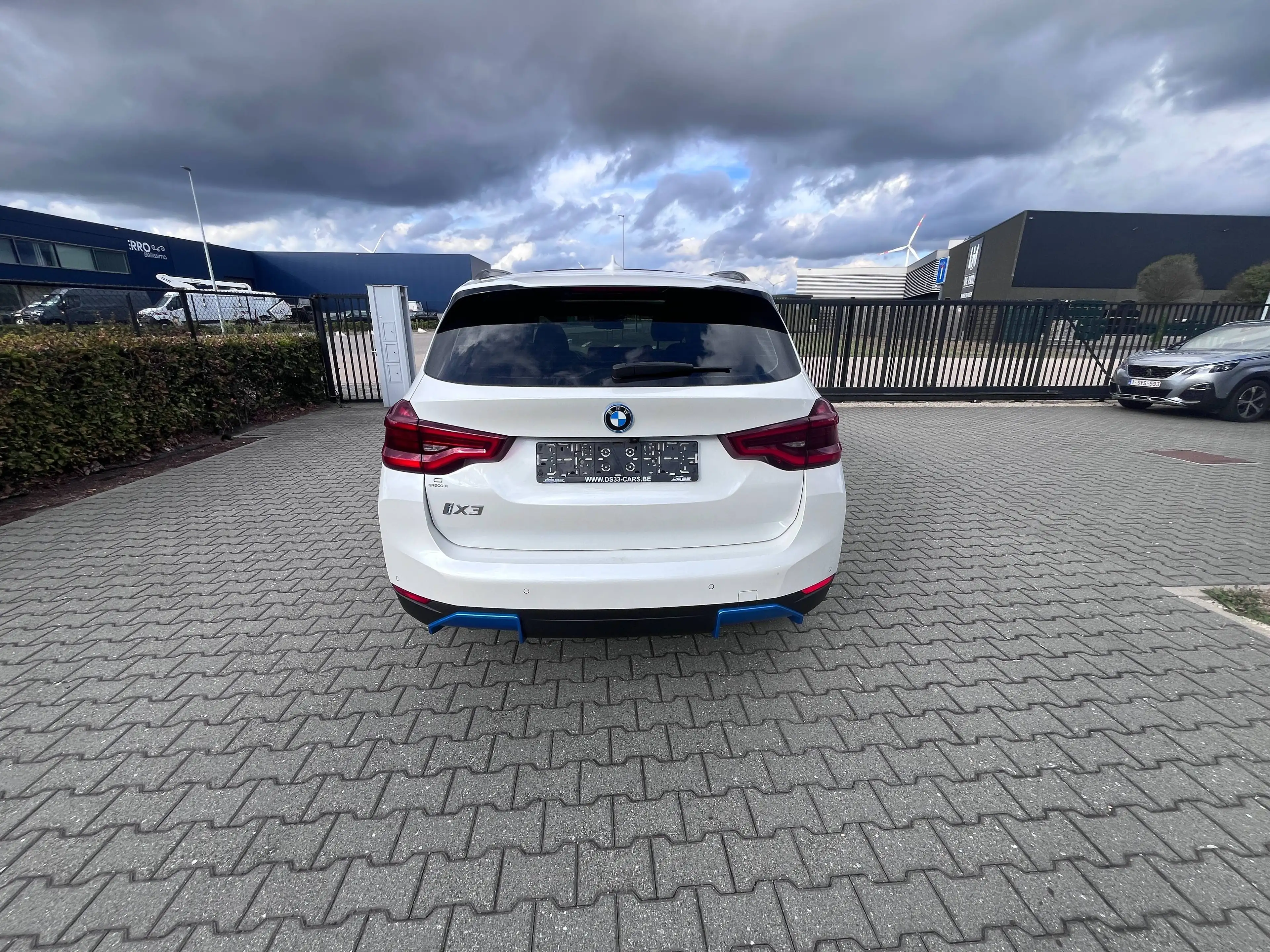 BMW iX3 80 kWh Pano/LED/Harman/20"/DodeHoek/Keyless/MemoryLeder/HUD/AdCruise/ZV/360 — photo 10