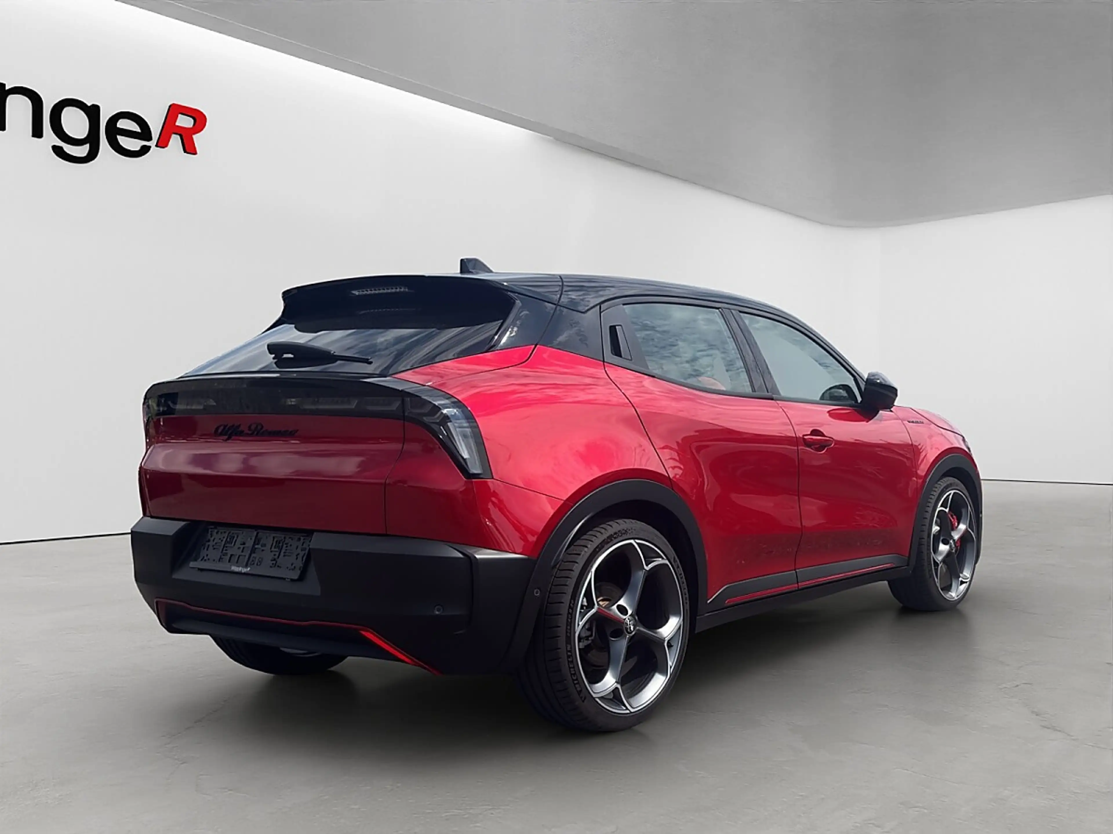 Alfa Romeo Junior Elettrica 280 Batterie 54kWh Veloce — photo 6