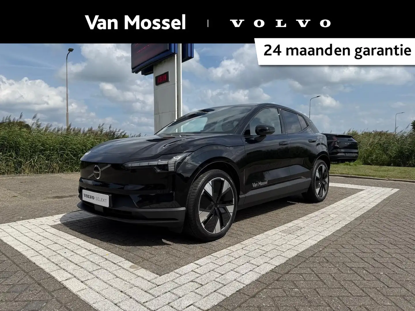 Volvo EX30 Single Motor Extended Range Plus 69 kWh Getint gla Schwarz - 1