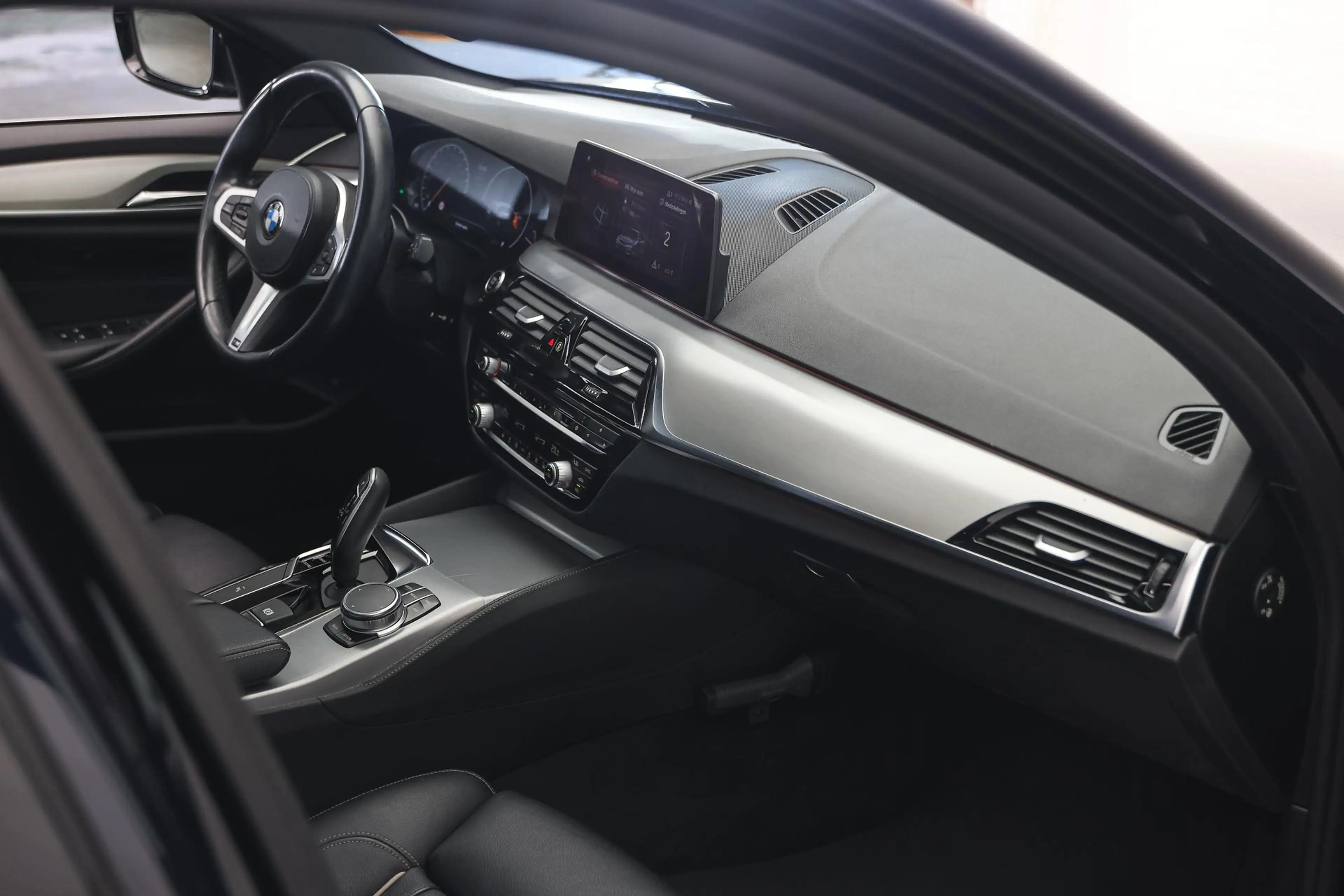BMW 520 5 Serie Touring 520i High Executive M Sport Automa — photo 10