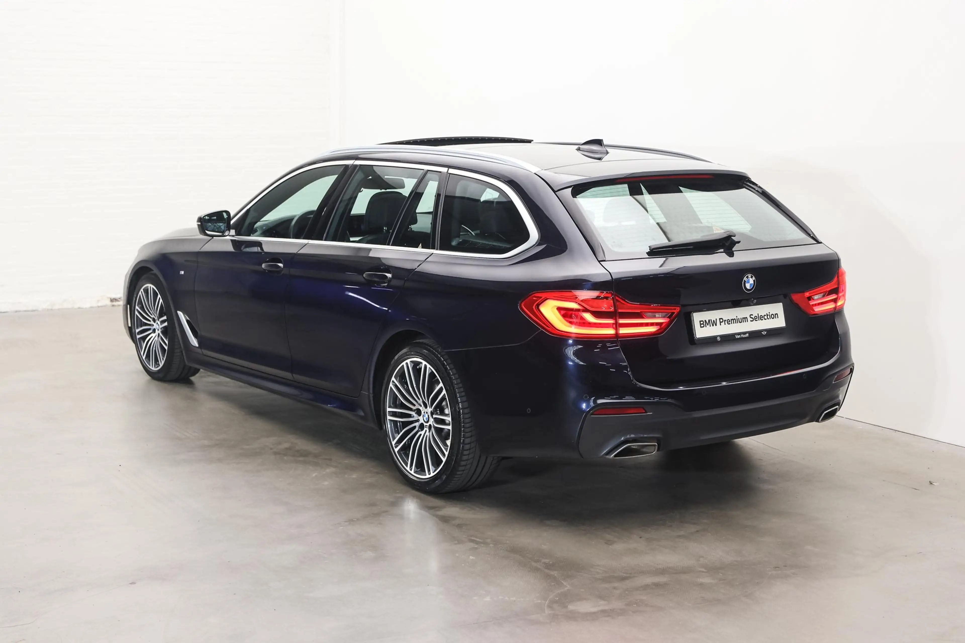 BMW 520 5 Serie Touring 520i High Executive M Sport Automa — photo 2