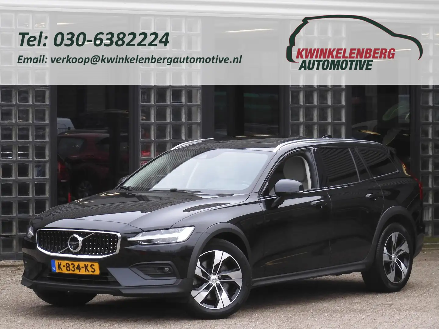 Volvo V60 Cross Country B5 AWD/ PANORAMADAK/ HEAD-UP/ 360°CAMERA/ LEER Zwart - 1
