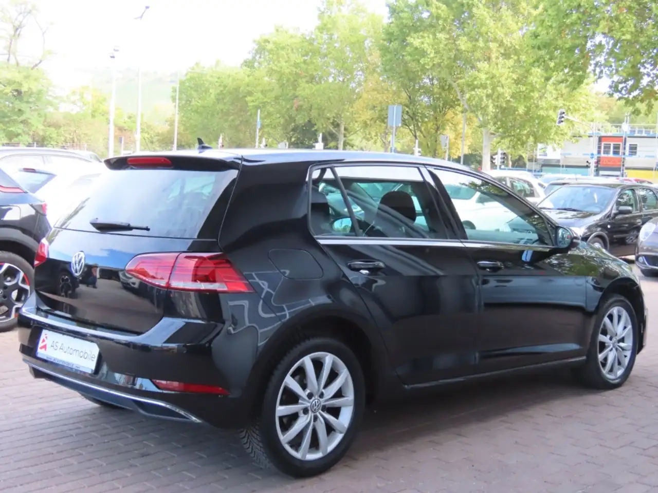 Volkswagen Golf Standard Model — photo 6 sur 28