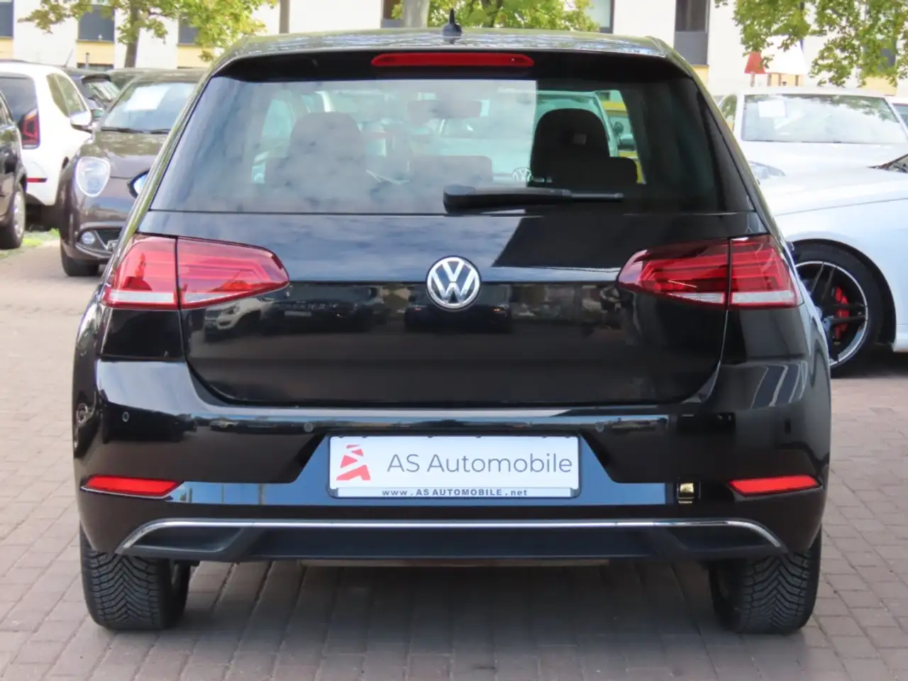 Volkswagen Golf Standard Model — photo 5 sur 28