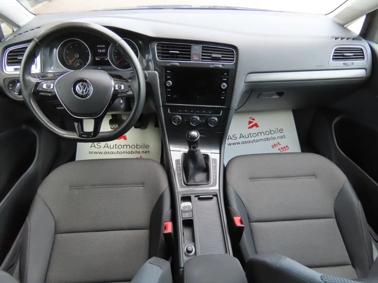 Volkswagen Golf Standard Model — photo 9 sur 28