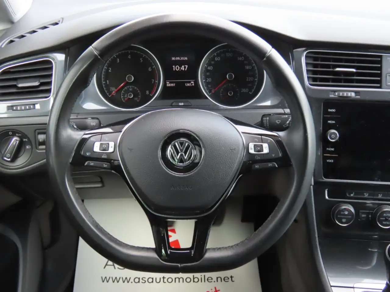 Volkswagen Golf Standard Model — photo 10 sur 28