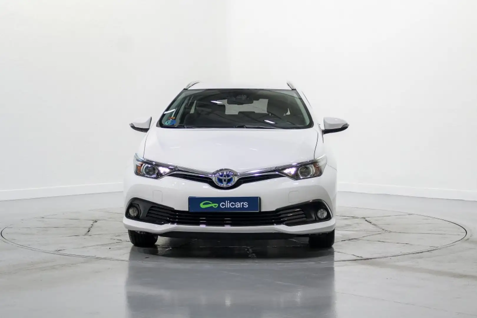 Toyota Auris Touring Sports hybrid 140H Active Blanc - 2