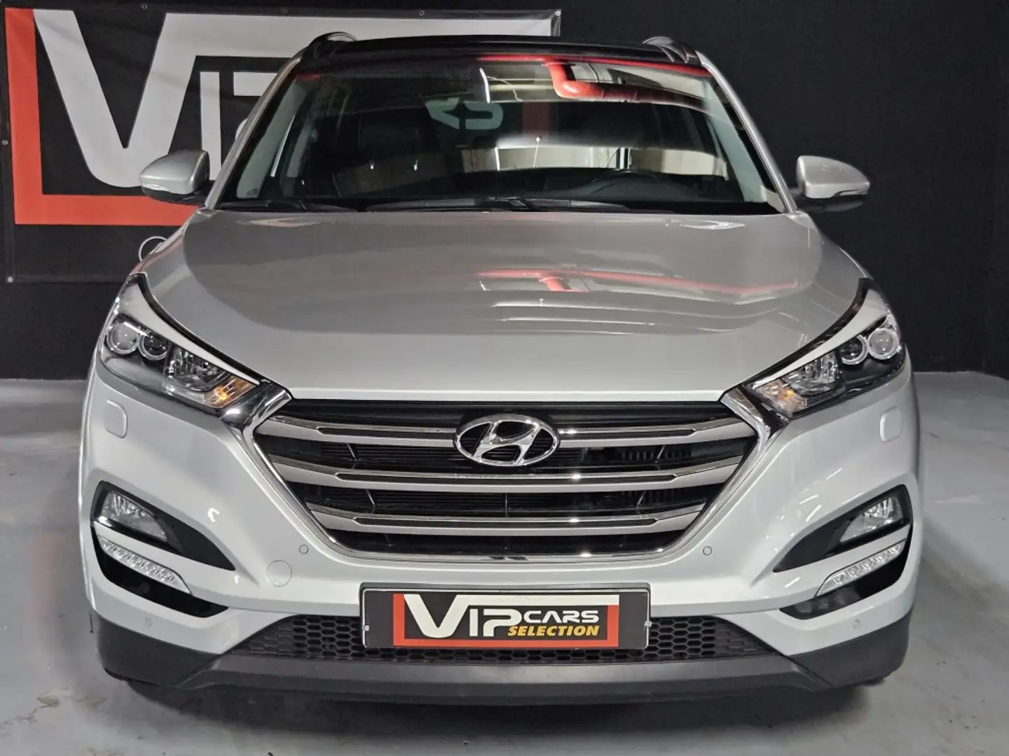 Hyundai TUCSON Todoterreno Automático de 5 Puertas Grijs - 2