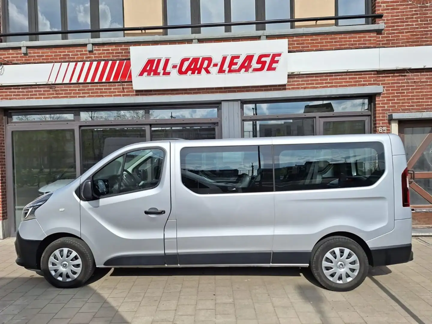 Renault Trafic 9Pl / H1L2 /Grand Passenger 2.0 / Airco / GPS / Cr Ezüst - 1