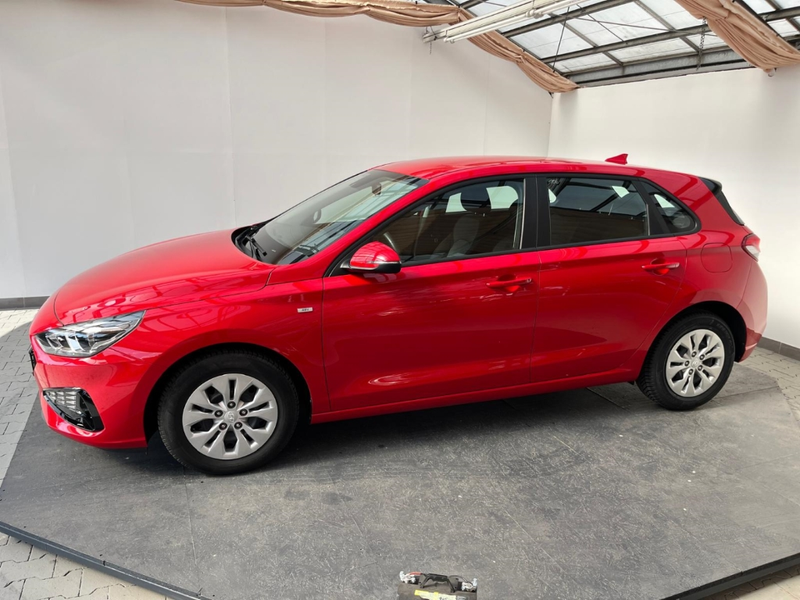 Hyundai i30 Select Mild-Hybrid FL 5-Türer 1.0 Benzin Turbo DAB — photo 13