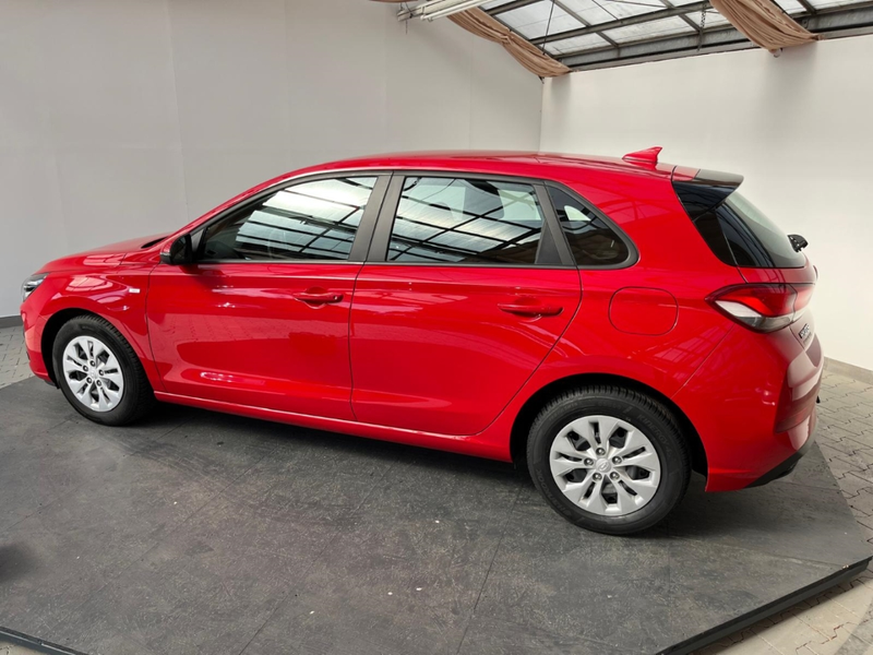 Hyundai i30 Select Mild-Hybrid FL 5-Türer 1.0 Benzin Turbo DAB — photo 3