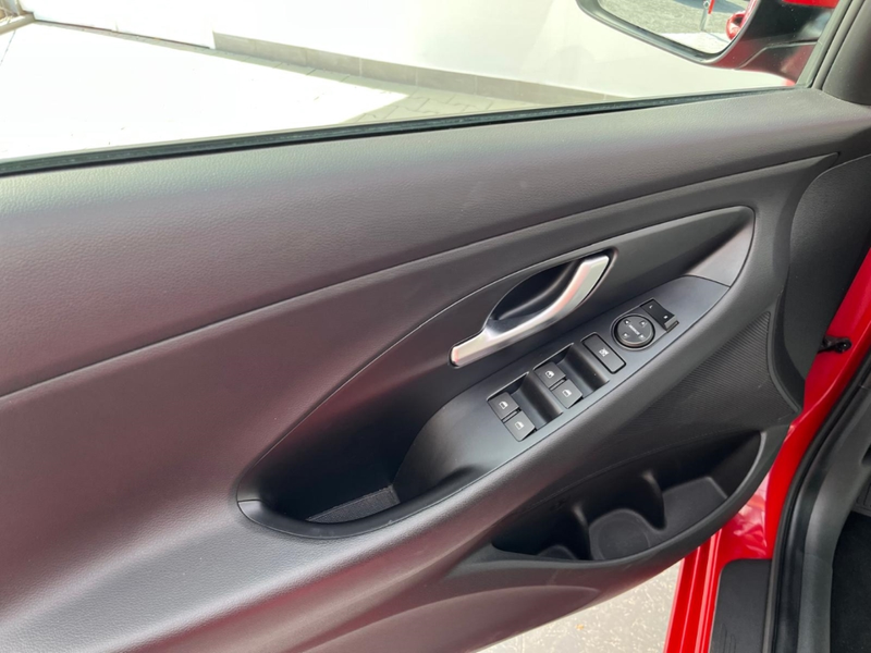 Hyundai i30 Select Mild-Hybrid FL 5-Türer 1.0 Benzin Turbo DAB — photo 7