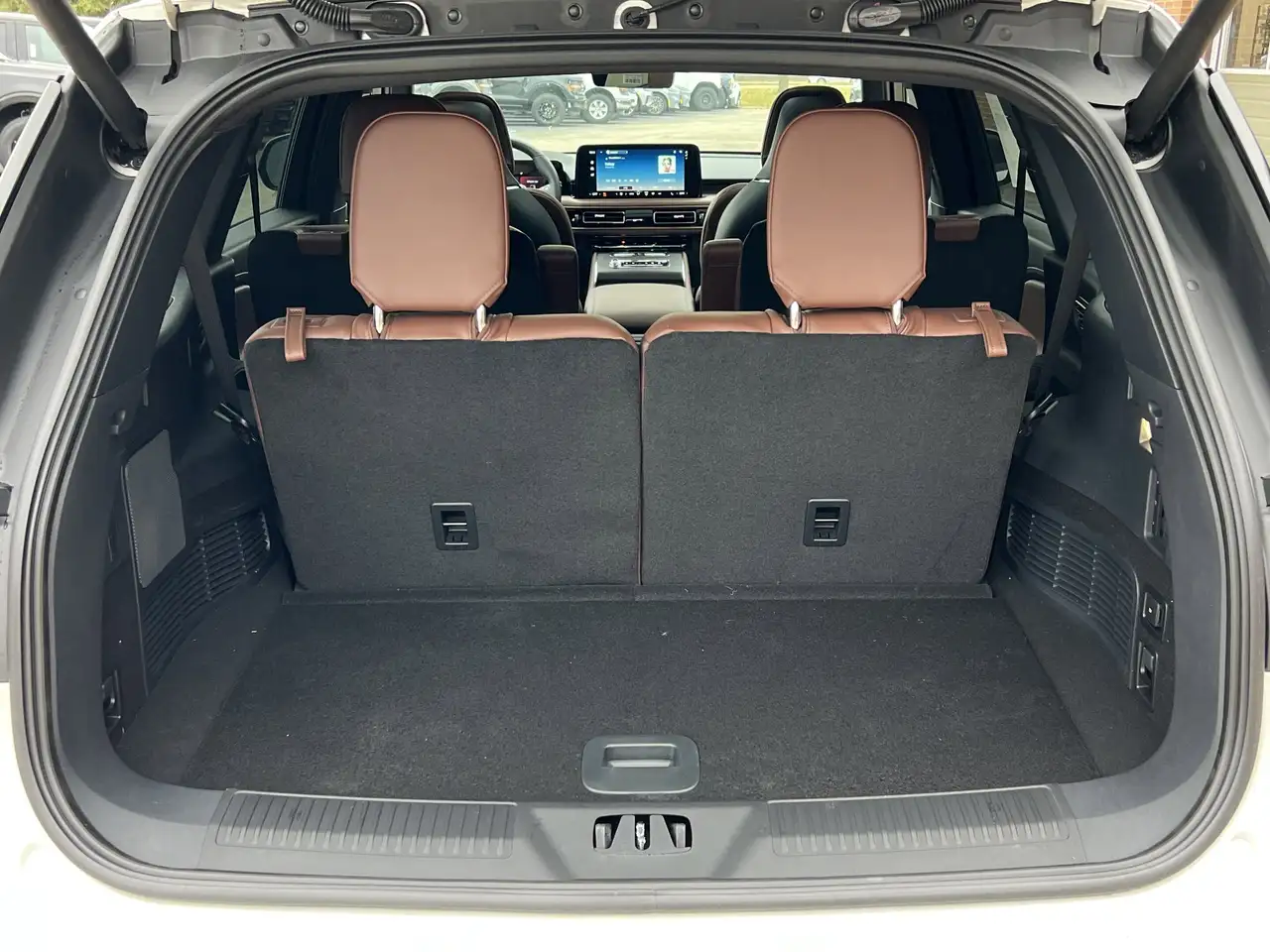 Lincoln Aviator снимка Lincoln Aviator