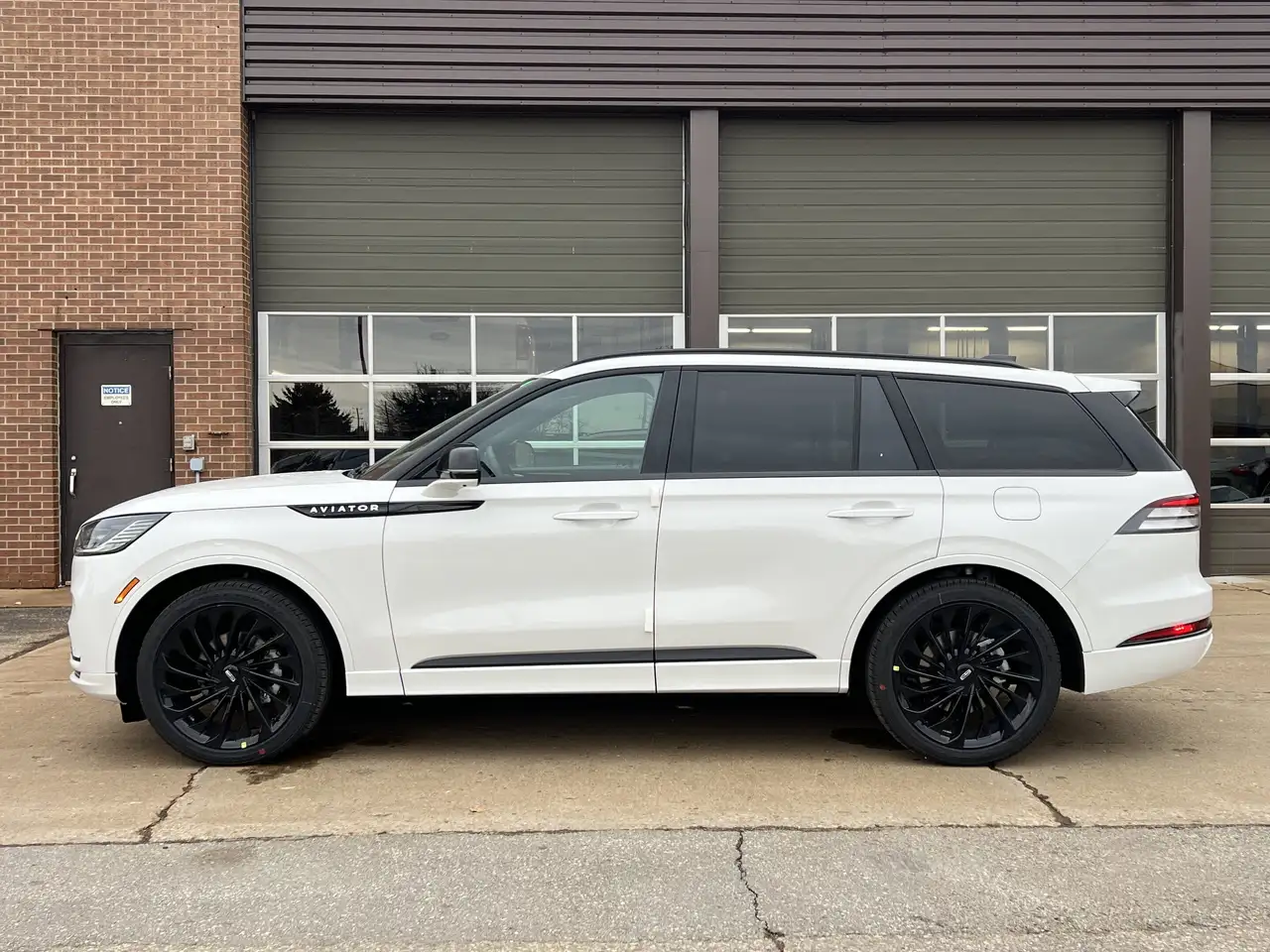 Lincoln Aviator снимка Lincoln Aviator