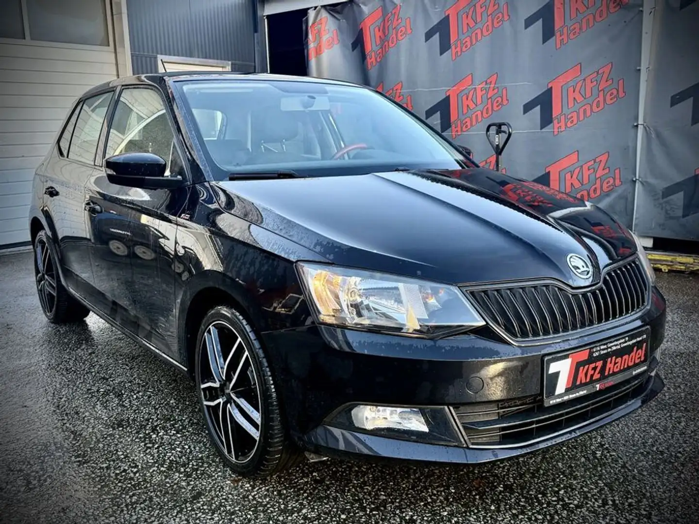 Skoda Fabia Active Schwarz - 2