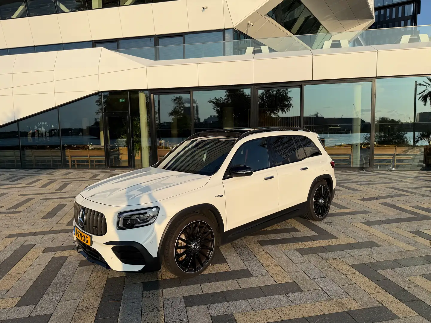 Mercedes-Benz GLB 35 AMG GLB 35 AMG 4M Prem. Plus Blanc - 2