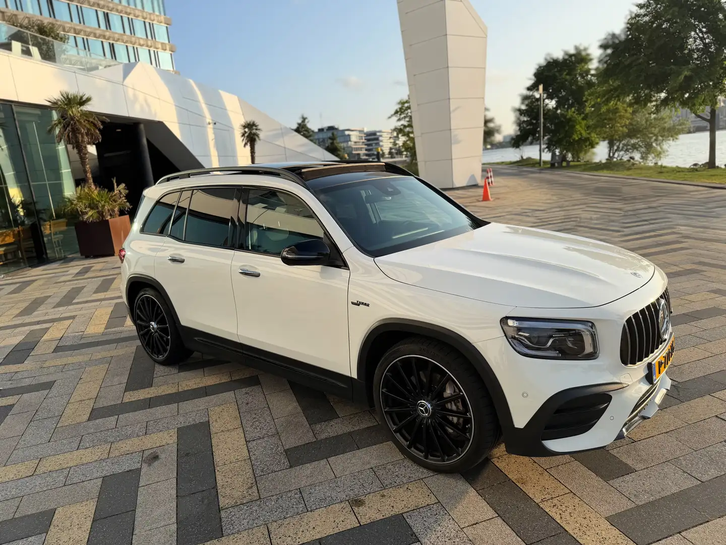 Mercedes-Benz GLB 35 AMG GLB 35 AMG 4M Prem. Plus Blanc - 1