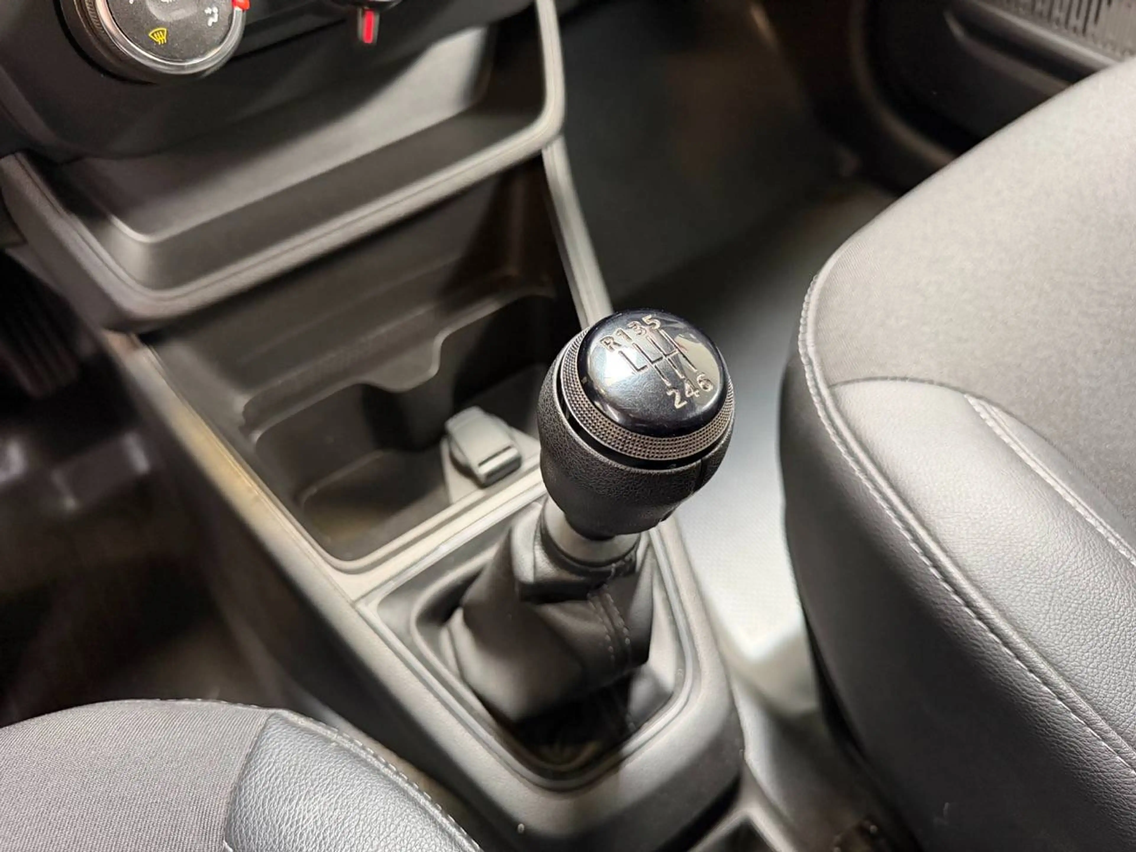 Renault Express 1.5 Blue dCi Confort — photo 12