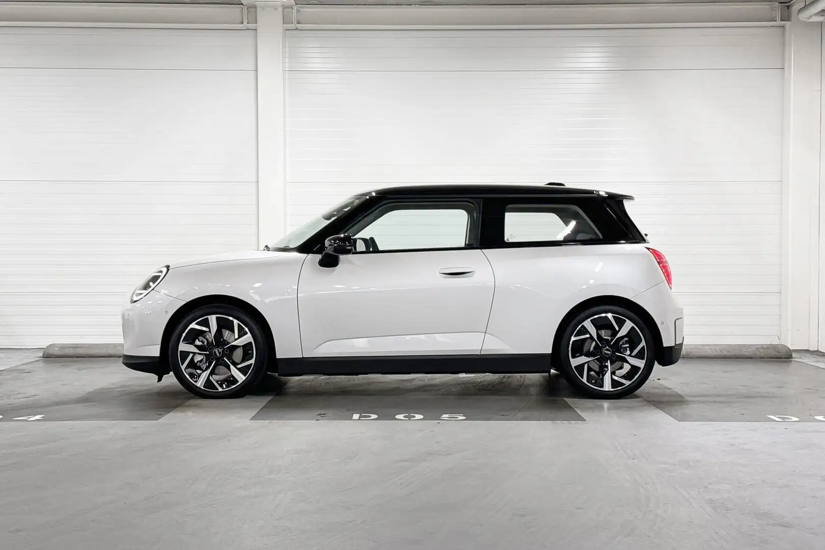 MINI Cooper E | Classic Trim | Pakket S | 18" Slide Spoke Two-To Blanco - 2