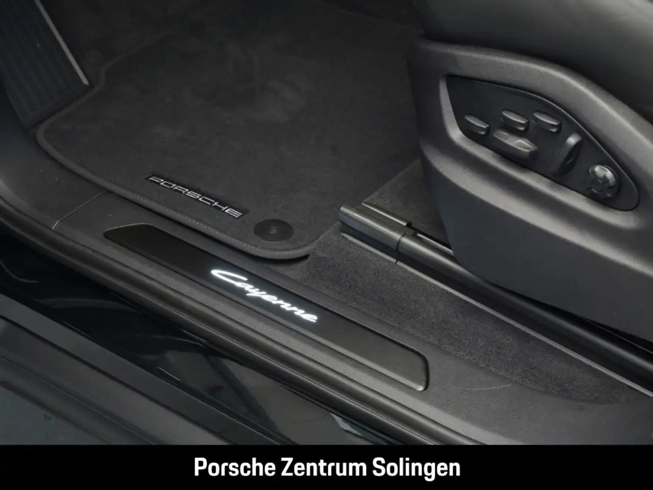 Porsche Cayenne Black Edition Beifahrer Bose Keyless Pano Matrix 14