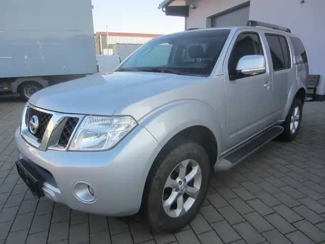 Nissan Pathfinder 2.5 dCi SE,AHK,Kamera,Navi,7-Sitz