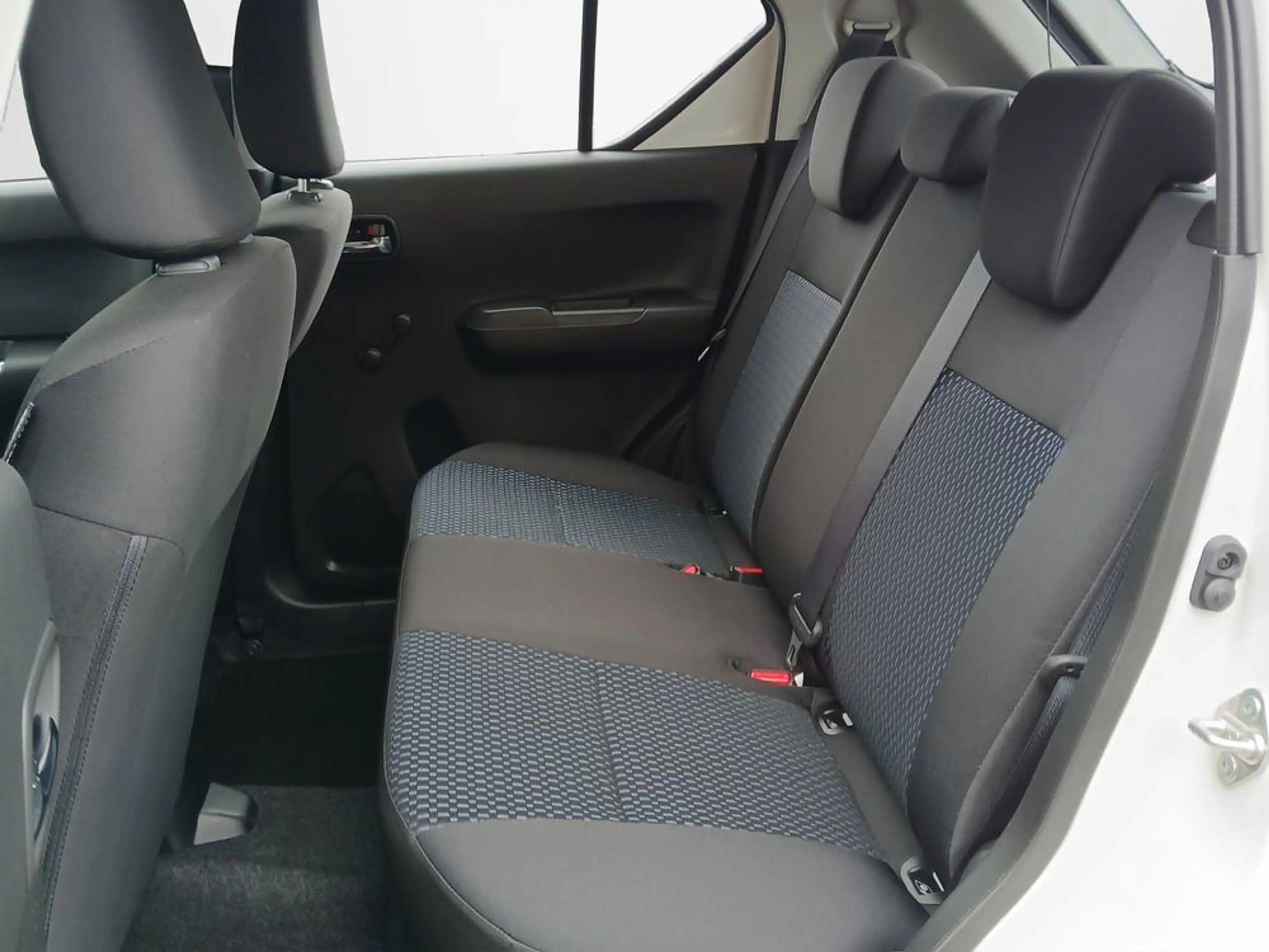 Suzuki Ignis 1.2 Dual Jet Hybrid CLUB — photo 13
