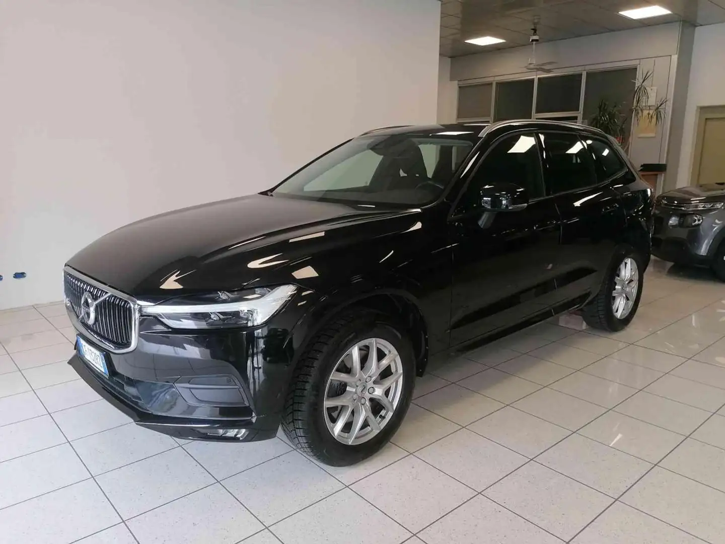 Volvo XC60 B4 (d) AWD Geartronic Business Nero - 2