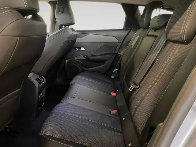 Peugeot 308 view 8