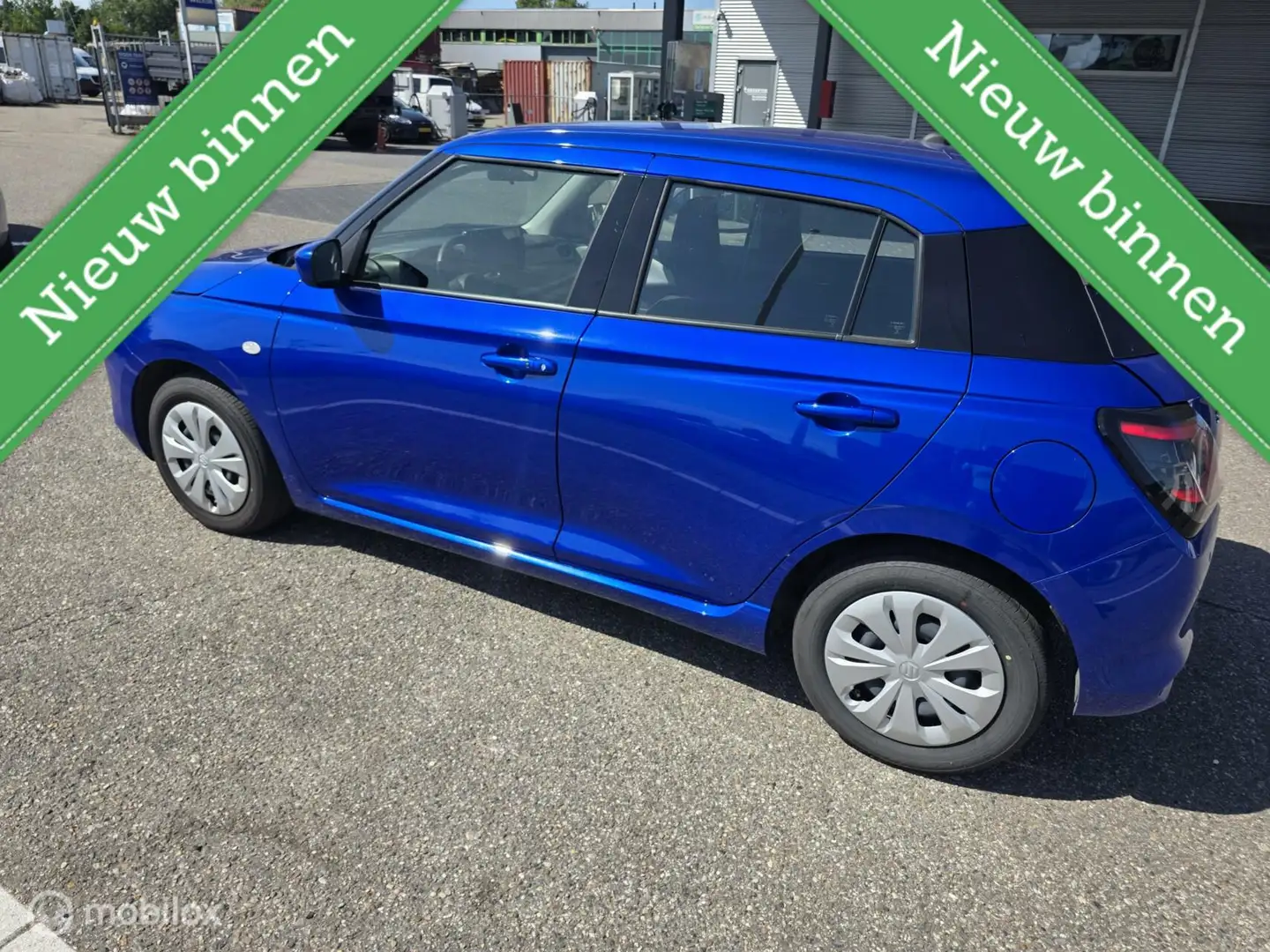 Suzuki Swift 1.2 COMFORT SMART HYBRID Blauw - 2