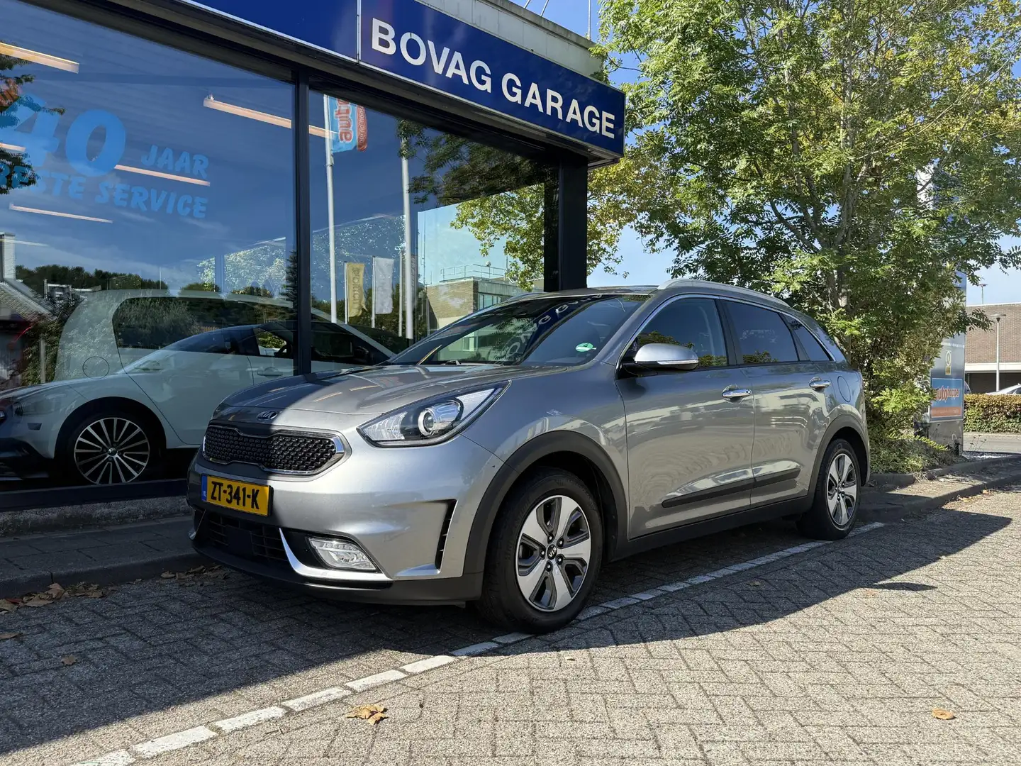 Kia Niro 1.6 GDi Hybrid DynamicPlusLine Gris - 1
