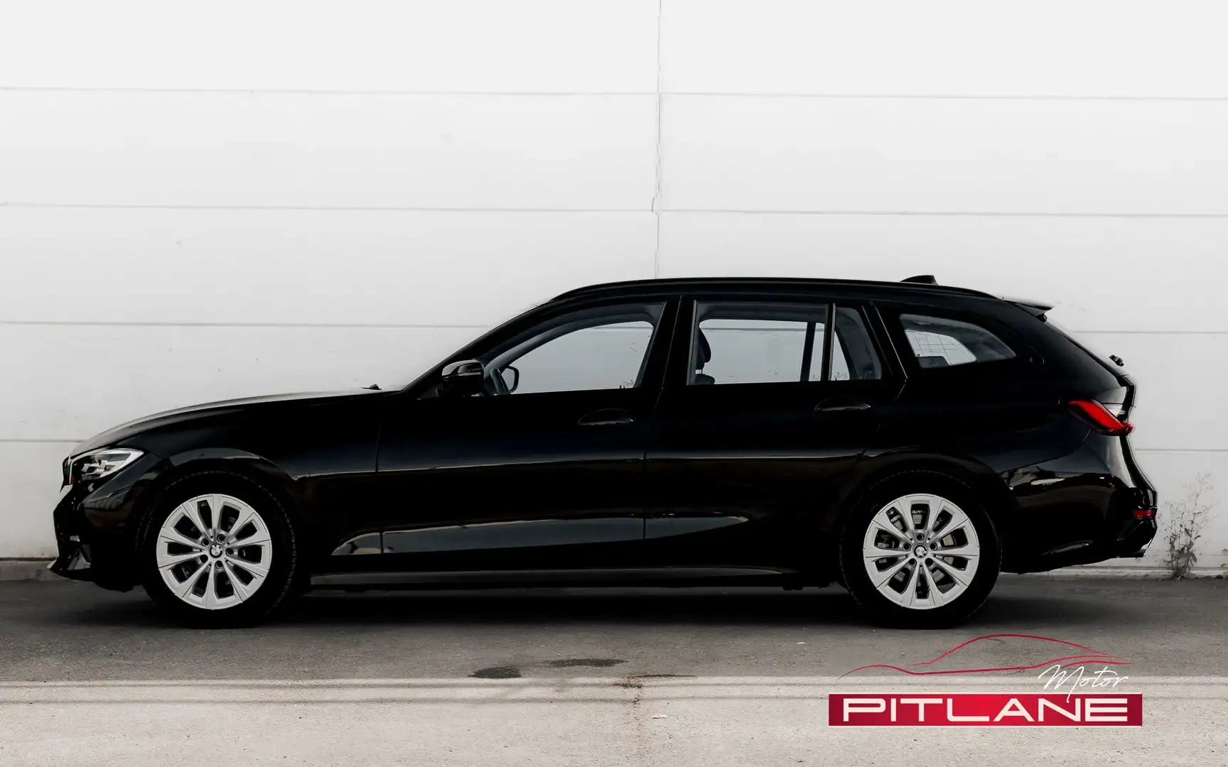 BMW 318 Touring 318DA LANE-ASSIST / LED / 3 ZONES / ACC ! Zwart - 2
