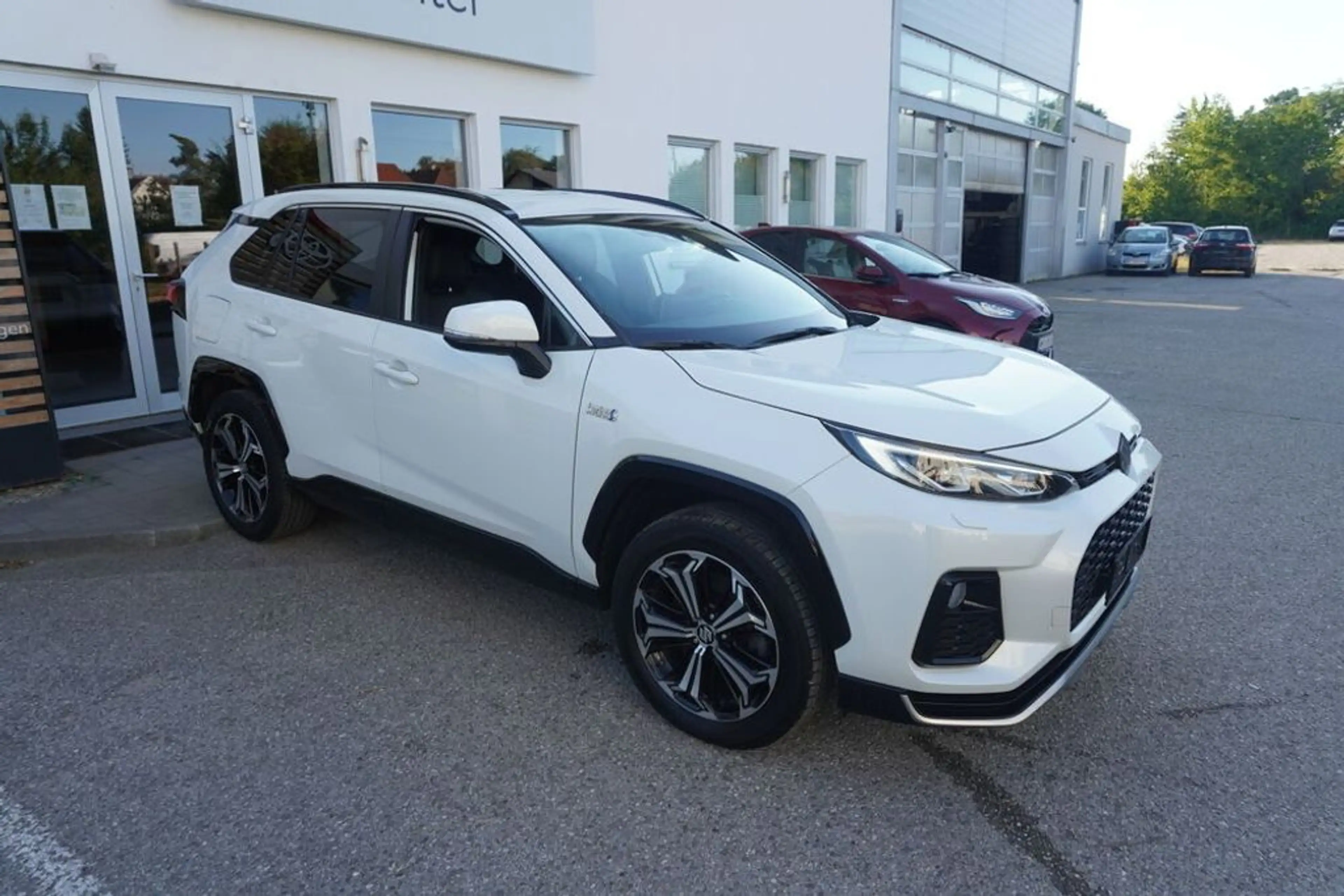 Suzuki Across 2.5 Plug-in Hybrid Flash E-Four — photo 7