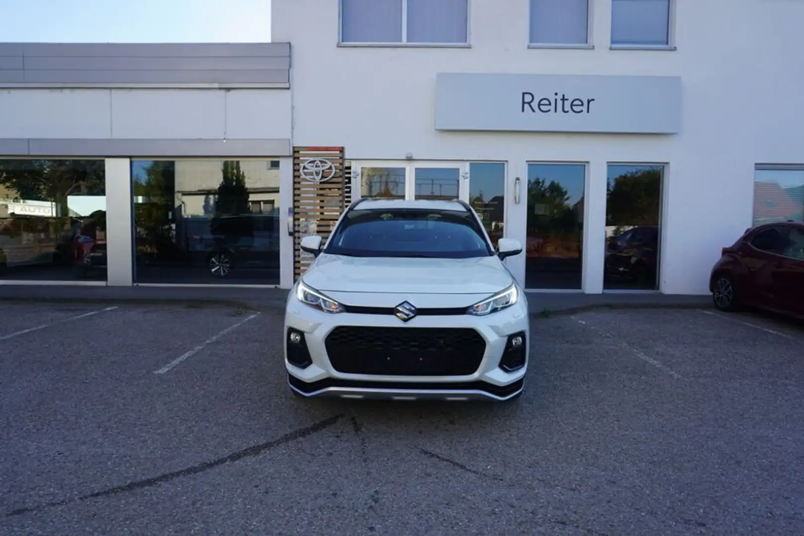 Suzuki Across 2.5 Plug-in Hybrid Flash E-Four Weiß - 1