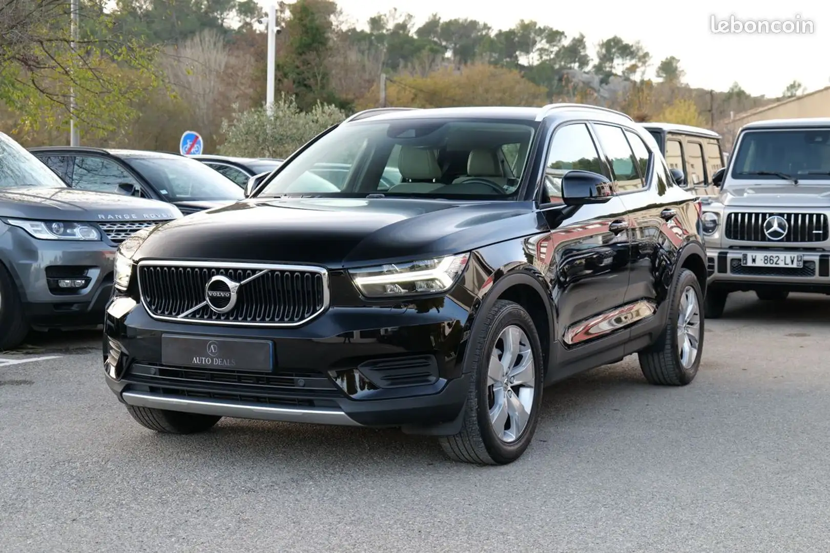 Volvo XC40 d3 150 ch momentum geartronic 8 distri ok Noir - 1