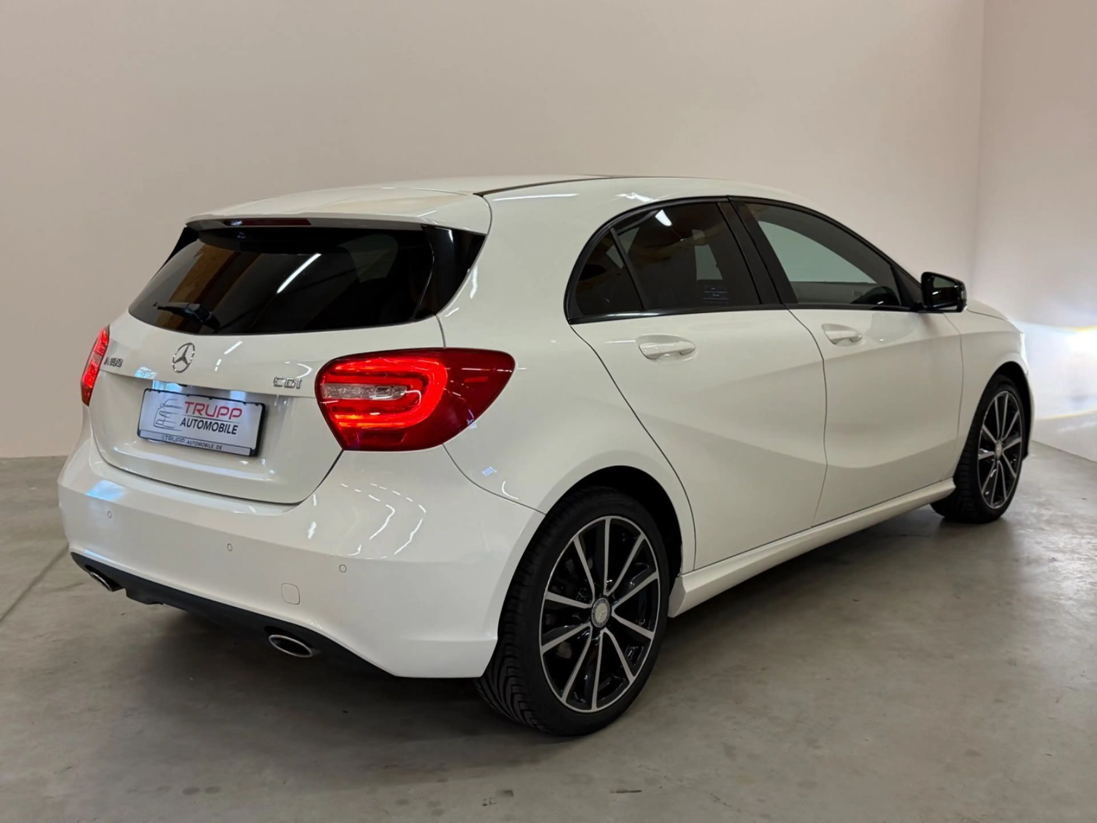 Mercedes-Benz A 180 CDI BlueEfficiency/XENON/PANO/SHZ/R-KAMER — photo 7