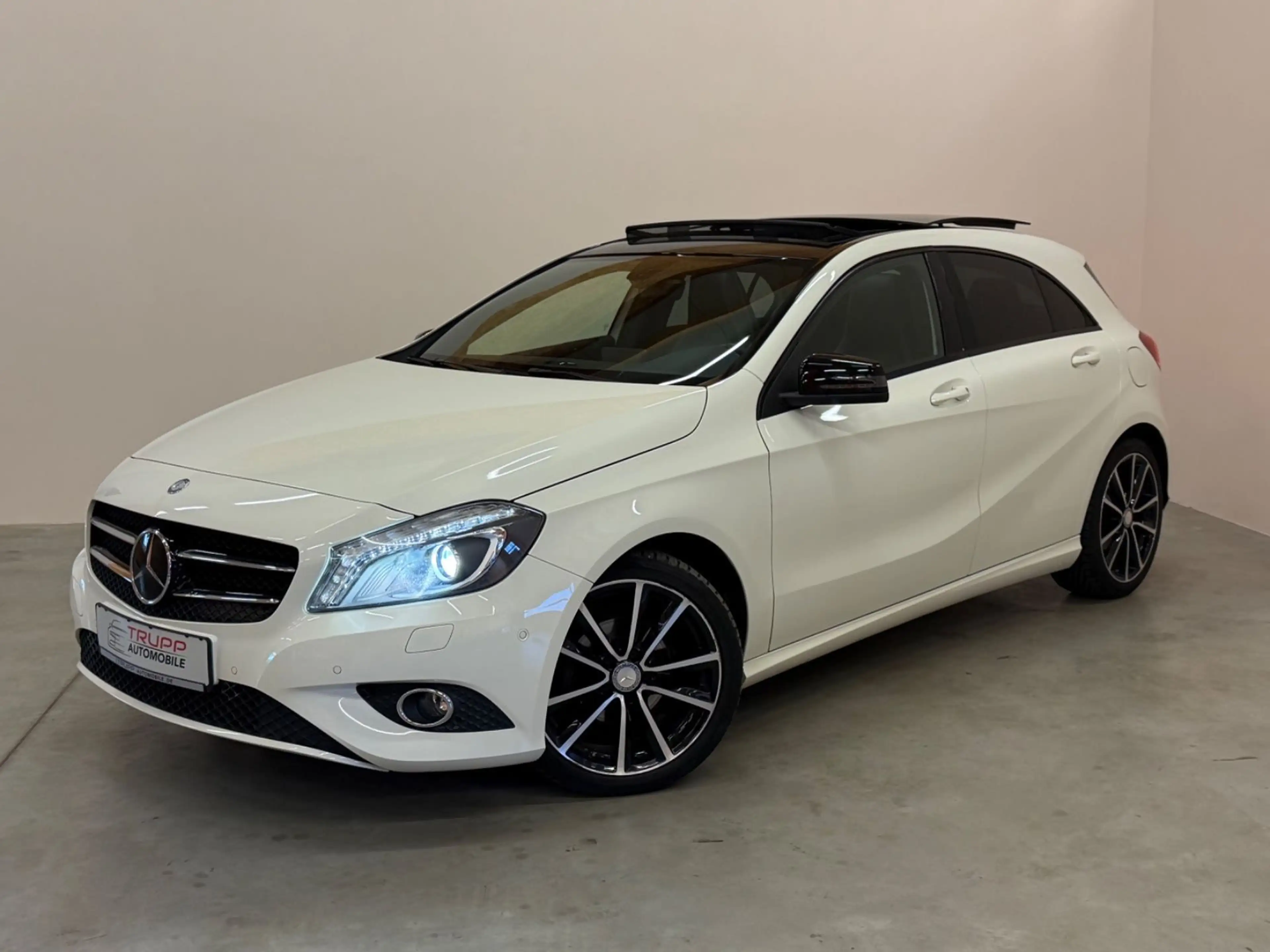 Mercedes-Benz A 180 CDI BlueEfficiency/XENON/PANO/SHZ/R-KAMER