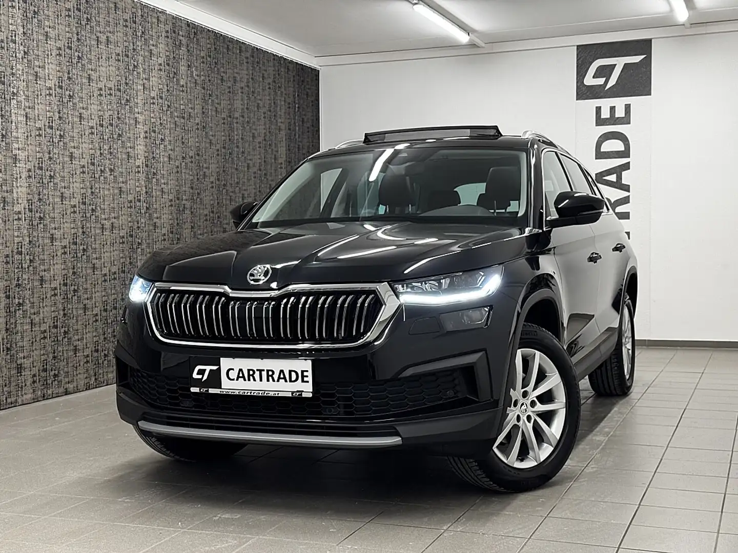 Skoda Kodiaq 2,0 TDI SCR 4x4 Style SC DSG / LED/ PANORAMAD./... Schwarz - 1
