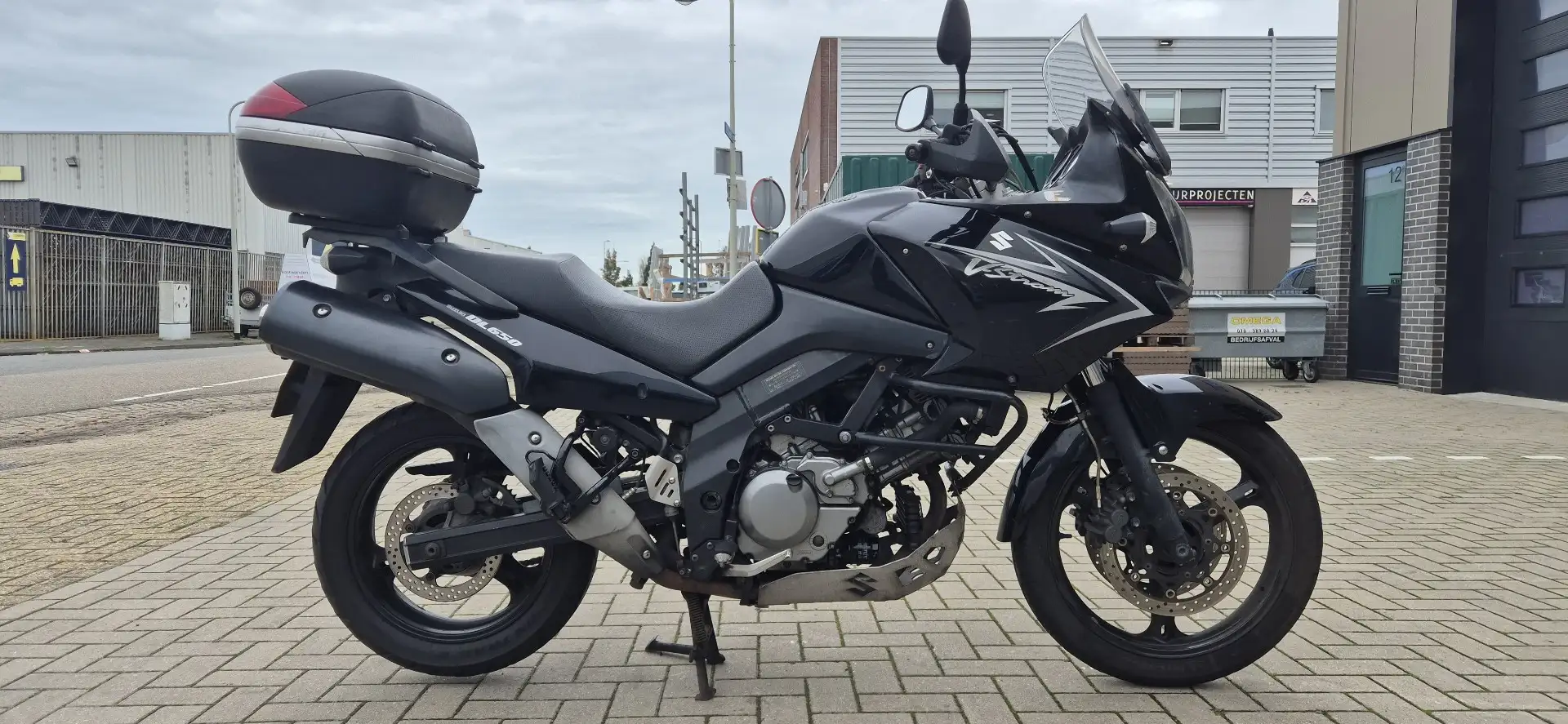 Suzuki V-Strom 650 Zwart - 1
