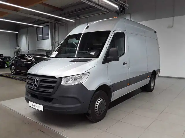 Mercedes-Benz Sprinter view 7