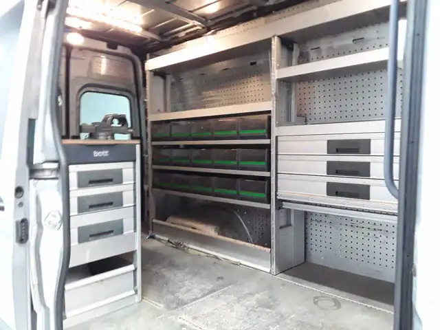 Mercedes-Benz Sprinter view 9