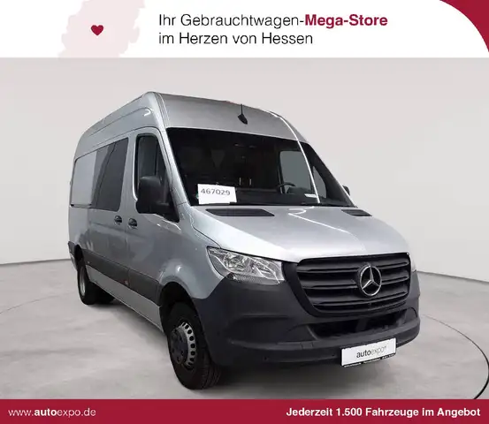 Mercedes-Benz Sprinter main image