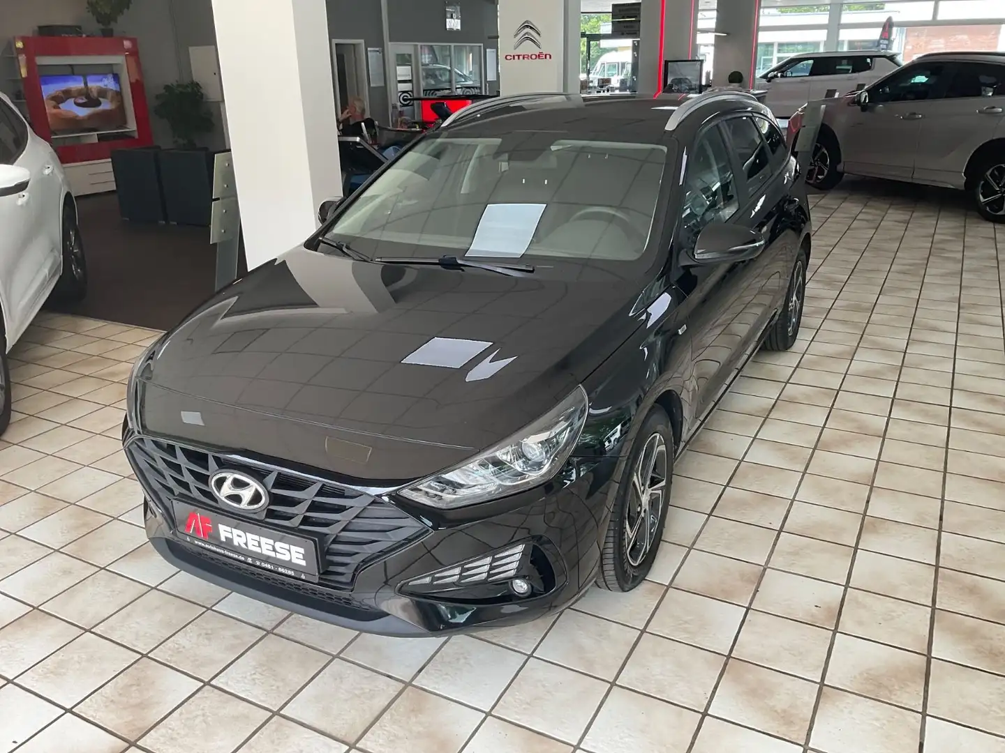 Hyundai i30 cw Trend Mild-Hybrid Schwarz - 1