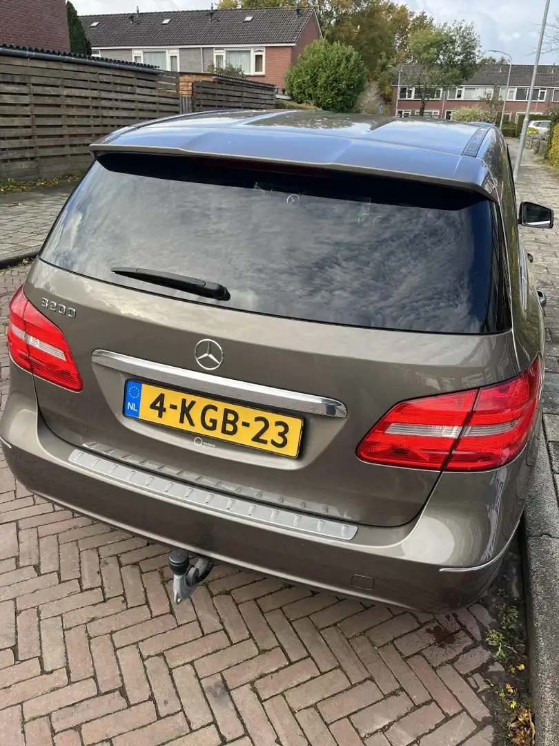 Mercedes-Benz B 200 Gris - 2