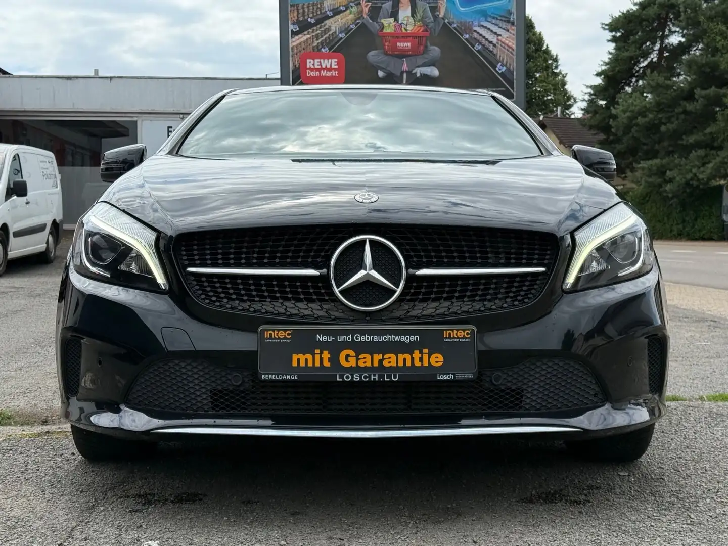 Mercedes-Benz A 180 CDI / d BlueEfficiency Navi Zwart - 2