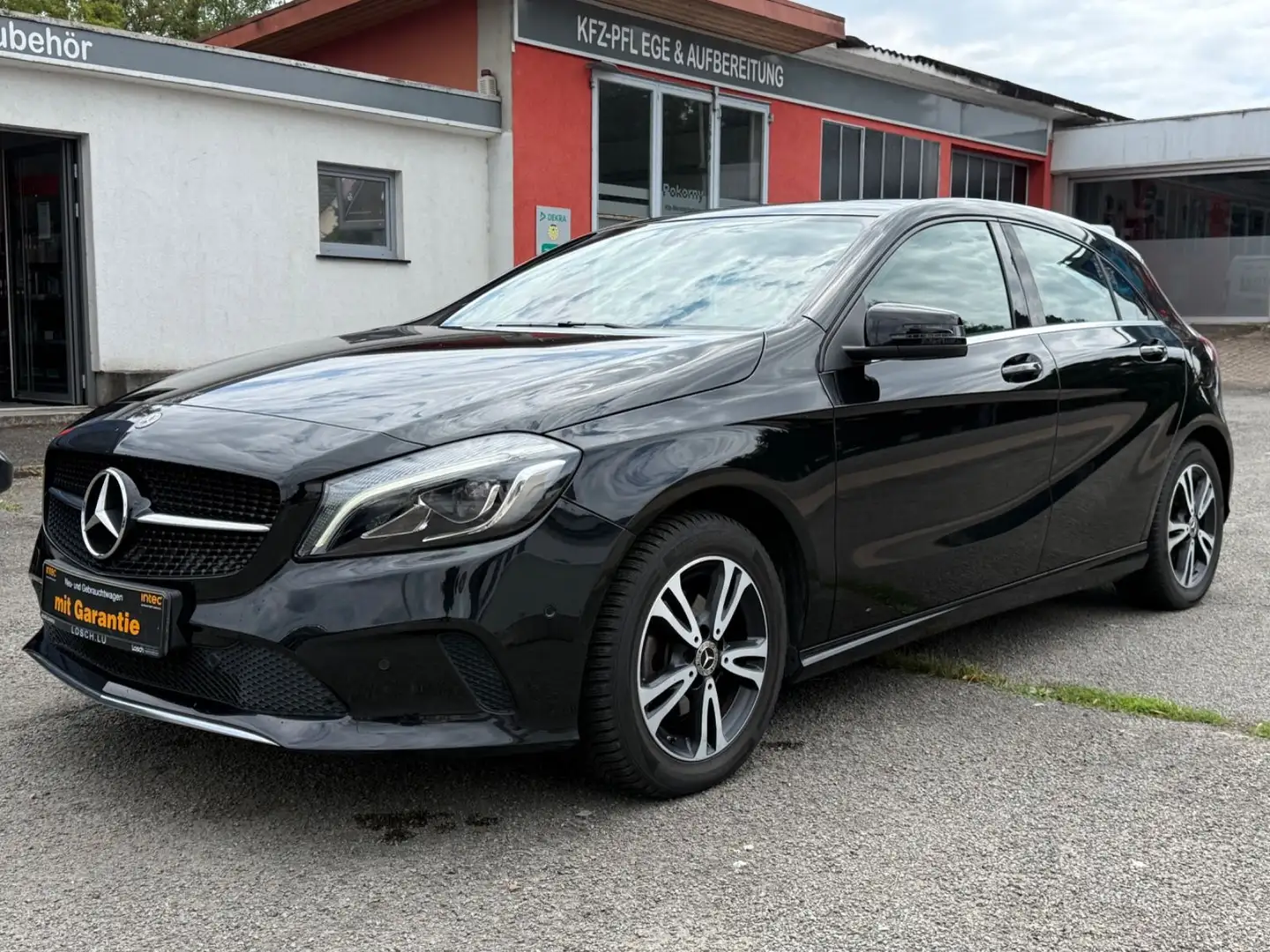 Mercedes-Benz A 180 CDI / d BlueEfficiency Navi Zwart - 1