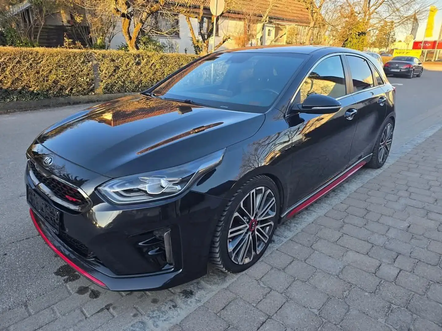 Kia Ceed / cee'd Ceed 1.6T-GDI GT Leder+Kam.Spurasistent Schwarz - 1