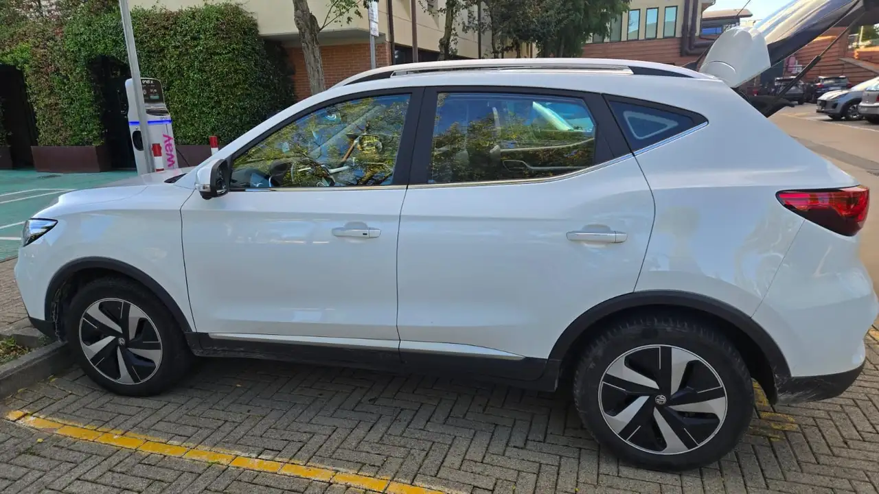 MG ZS