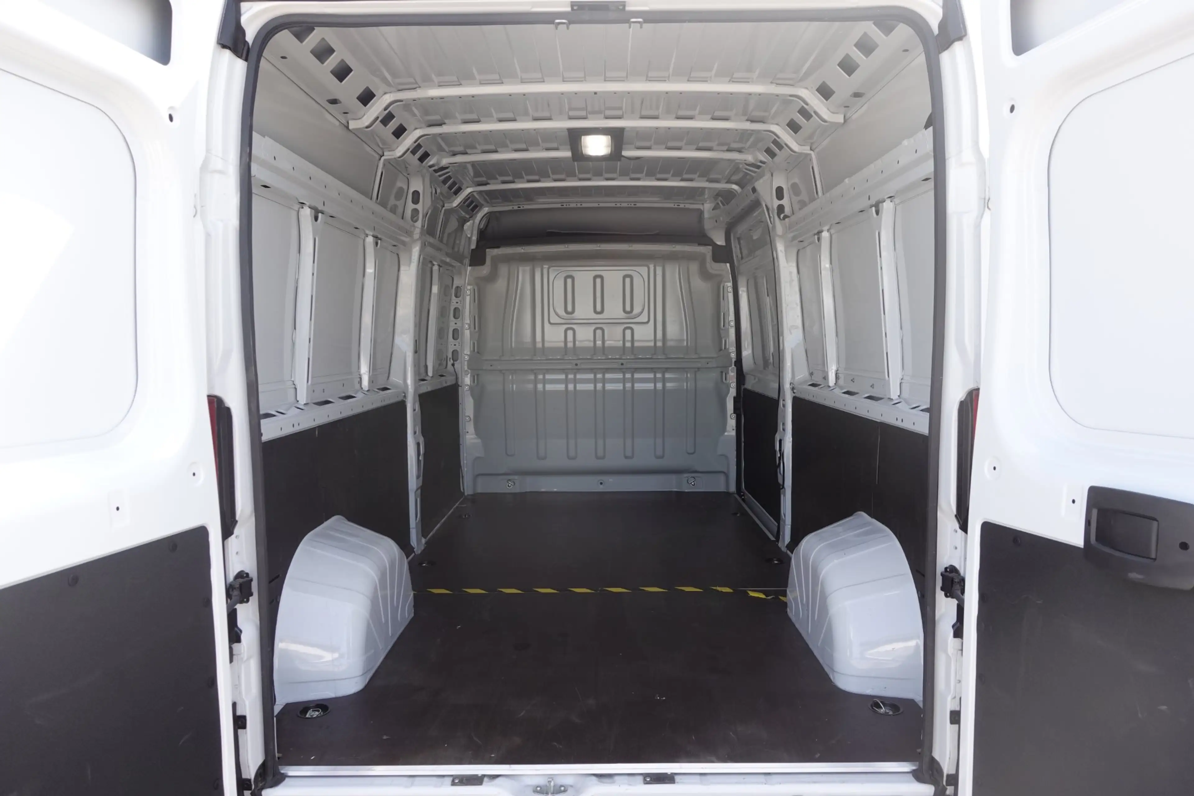 Citroen Jumper 33 L3H2 BlueHDi 140 S&S — photo 10