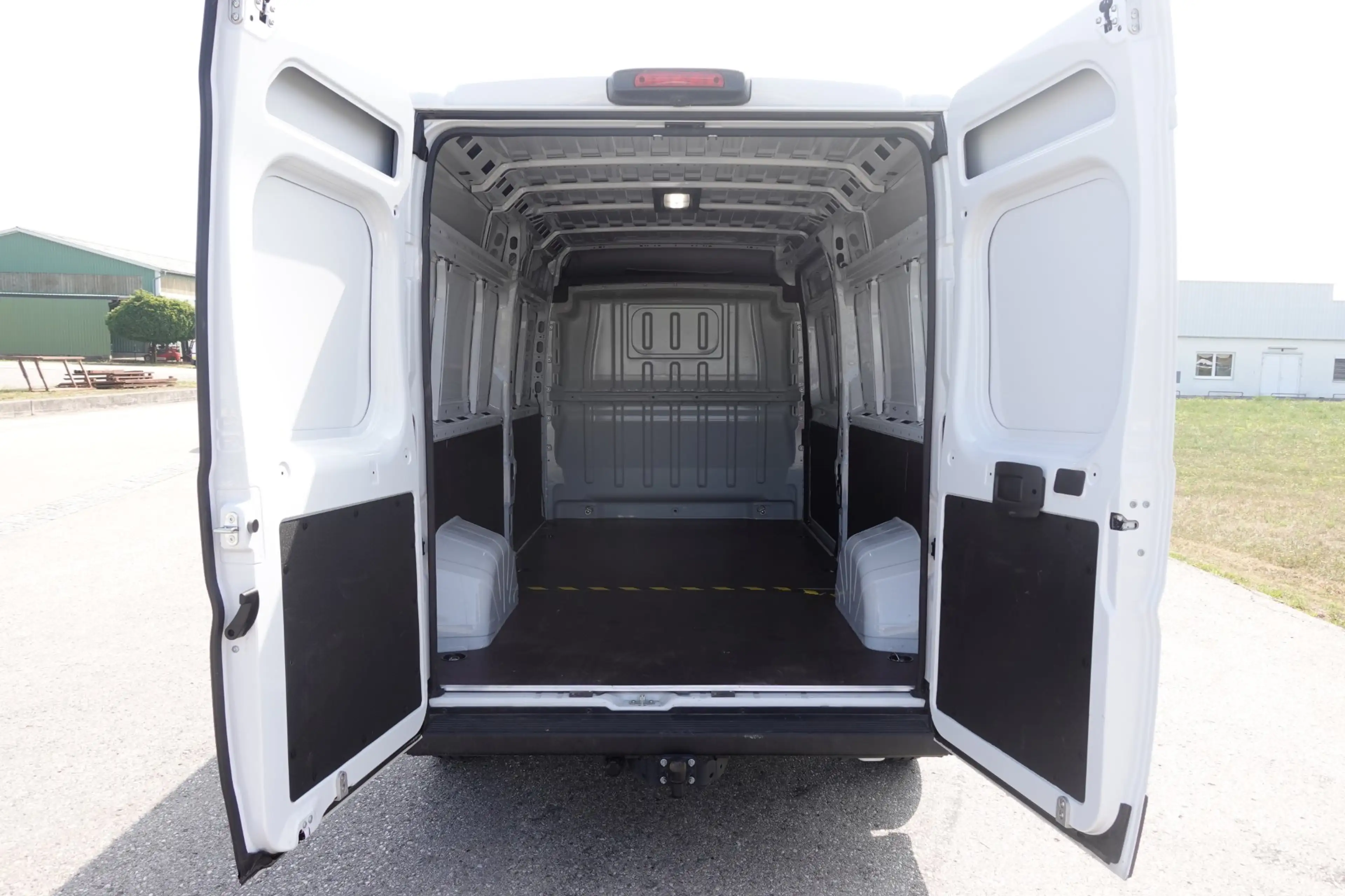 Citroen Jumper 33 L3H2 BlueHDi 140 S&S — photo 11